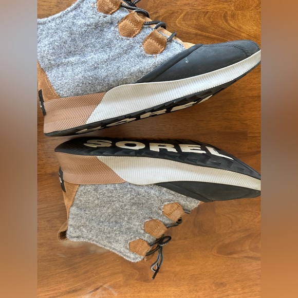 Sorel Out N About Waterproof Boots - Picture 7 of 10